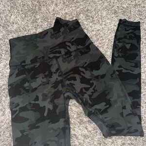 Lululemon Camouflage Leggings Size 4
